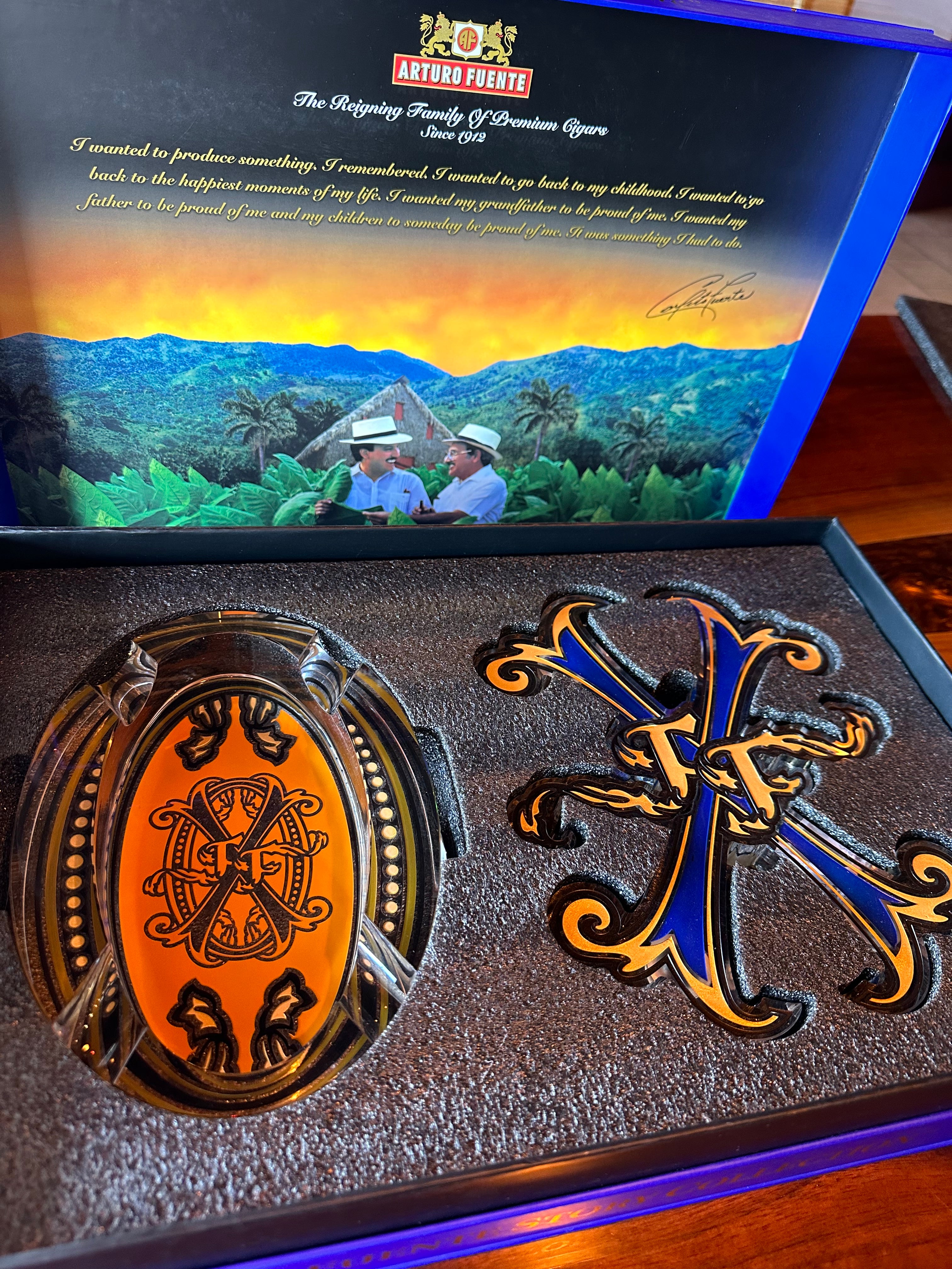 Arturo Fuente OpusX Crystal Two Piece Ashtray - Blue – BLEND Bar
